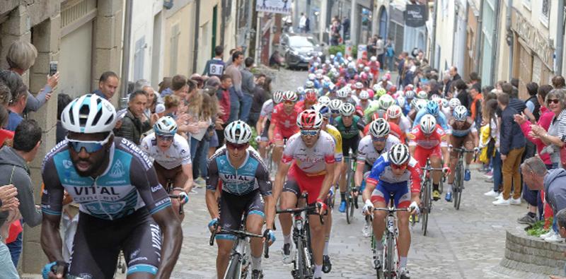 La Mayenne gets promoted to the ProSeries background image