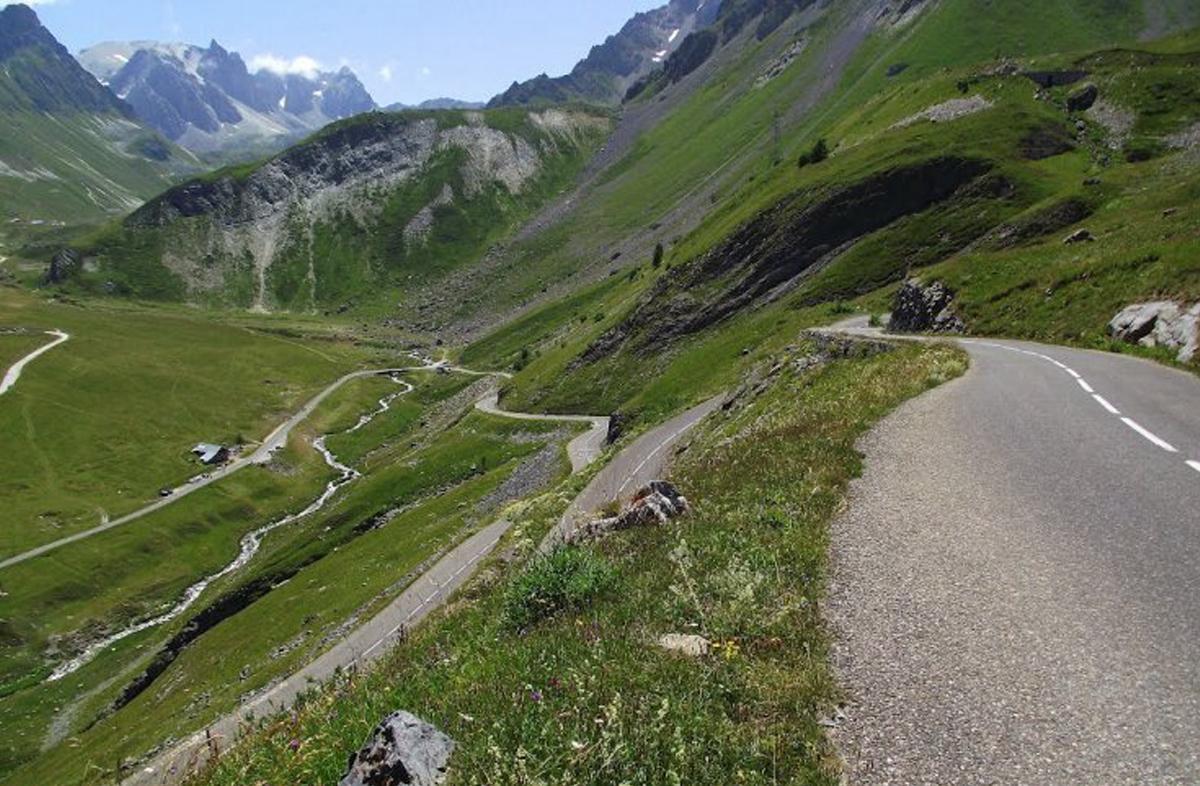 Background Col du Galibier