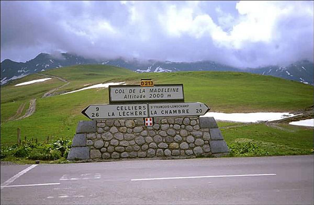 Background Col de la Madeleine