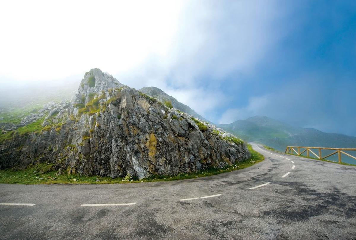 Background Angliru