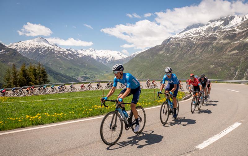 Molte montagne prima del Tour background image